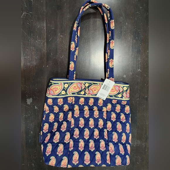NWT - VERA BRADLEY | Flowering Paisley Quilted Tote Bag | Blue and Red - Picture 5 of 6